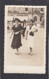 Foto tip Carte Postala Romania - la plimbare reclame - foto Bucuresti, Circulata, Fotografie
