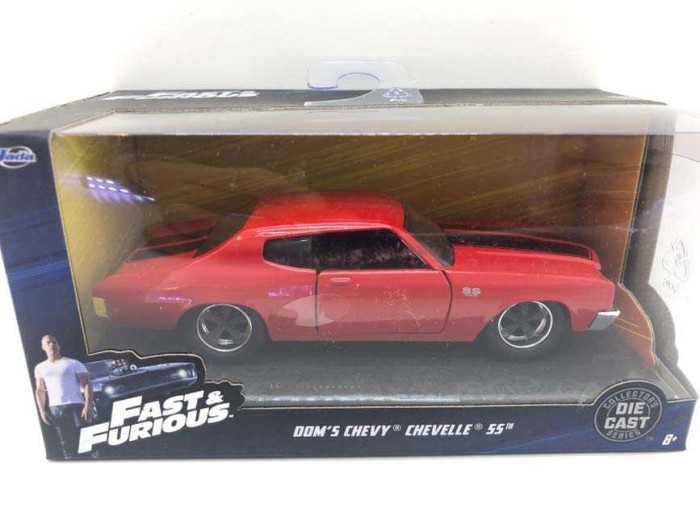 Macheta Fast and Furious Dom&#039;s Chevy Chevelle SS rosu 1/32