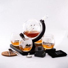 Set decantor Glob Pamantesc si barca, 850 ml, 4 pahare cu imprimeu, accesorii incluse 12 cuburi din roca pentru whiskey, Ghid de degustare whiskey