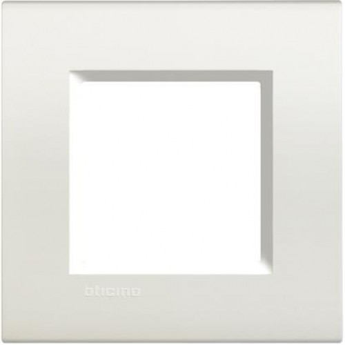 Rama Ornament 2M Living Light Bticino Alb LNA4802BI