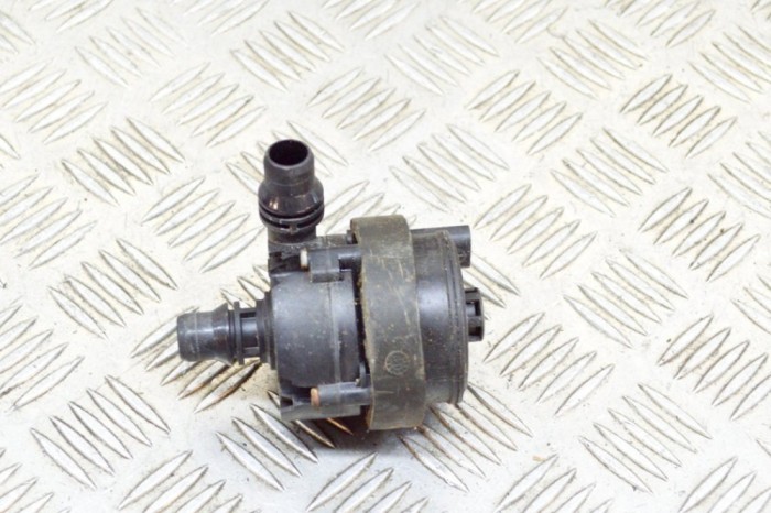 Pompa de apa auxiliara BMW i8 I12 2014 OEM: 0392023222,7643949 12204803