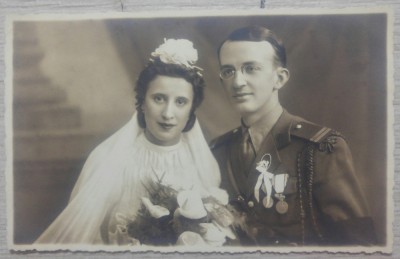 Locotenent cu furajera Mihai Viteazul si medalie Centenar Carol I// tip CP foto