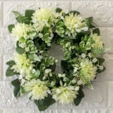 Coroniță decorativă de primăvară cu flori albe, eucalipt și ferigă, &Oslash;25 cm, CMCLASS