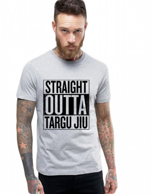 Tricou barbati gri cu text negru - Straight Outta Targu Jiu - L foto