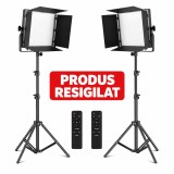 RESIGILAT Kit 2 panouri LED profesionale 660PRO, Bi color, trepiezi 200 cm inclusi, 2x telecomanda, intensitate culori reglabila ( LIPSA GENTI )