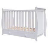 Cumpara ieftin Patut copii din lemn Hubners Mira 120x60 cm alb cu sertar