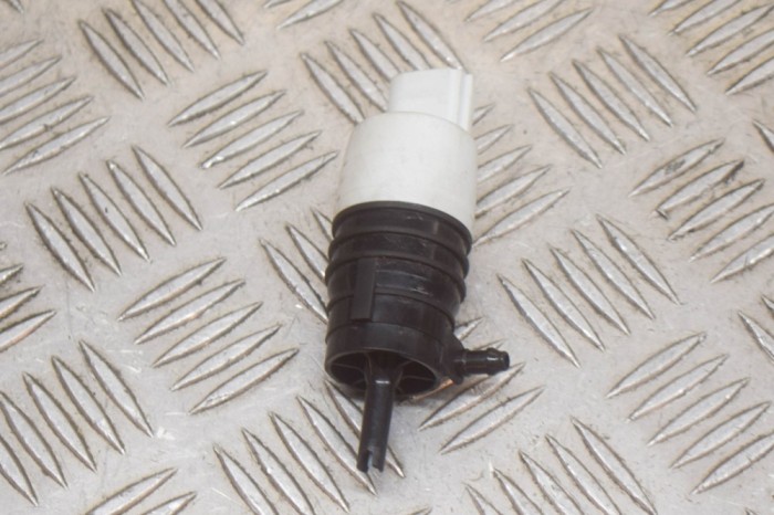 Motor rezervor lichid de parbriz BMW 2 Coupe F22, F87 2017 OEM: 7298309 13313447