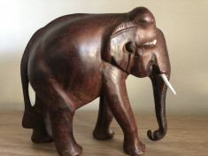 Elefant vechi sculptat in lemn ,esenta tare foto