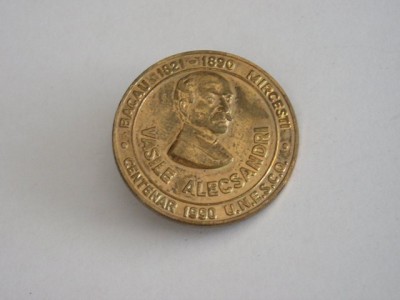 QW9 J 17 - Insigna tematica personalitati - Vasile Alecsandri - Mircesti 1990 foto
