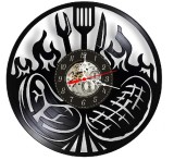 Ceas de perete decorativ Grill si BBQ, realizat din disc de vinil upcycled, model Gratar/Bucatarie, negru, 30 cm