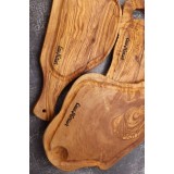 Tocător Texas BBQ cu m&acirc;ner din lemn de măslin 50 cm