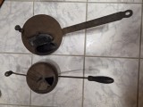 Tigaie veche de prajit cafea boabe