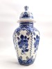 Vaza cu Capac ceramica glazurata DELFT forma hexagonala pictata manual motive florale