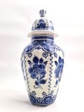 Vaza cu Capac ceramica glazurata DELFT forma hexagonala pictata manual motive florale