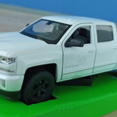 Macheta Chevrolet Silverado 2017 Truck alb - Welly NEX 1/29