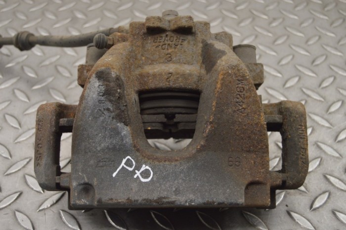 Etrier de fr&acirc;nă dreapta față LAND ROVER RANGE ROVER EVOQUE L538 2018 15488855