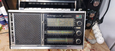 RADIO GRUNDIG SATELLIT 2000 , FUNCTIONEAZA , VA ROG ,CITITI DESCRIEREA LUI . foto