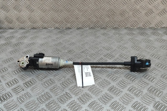 Motor de control scaun st&acirc;nga față LEXUS IS II GSE2_, ALE2_, USE2_ 2005 OEM: 85820-33020 29073084