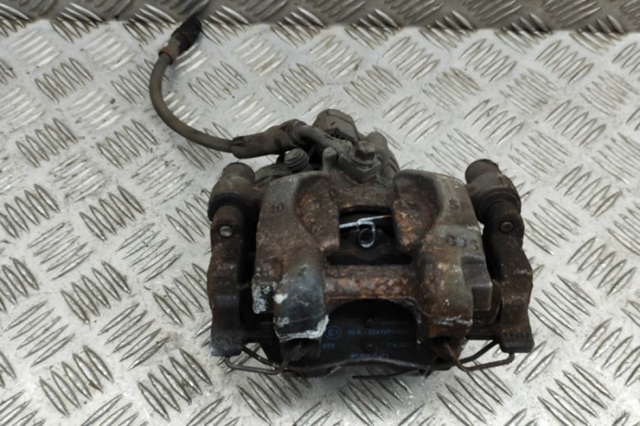 Etrier de fr&acirc;nă dreapta spate VW PASSAT B8 3G2 2019 OEM: 3Q0615406M 24606187