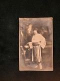 Fotografie tip carte postala, femeie imbracata in port traditional romanesc