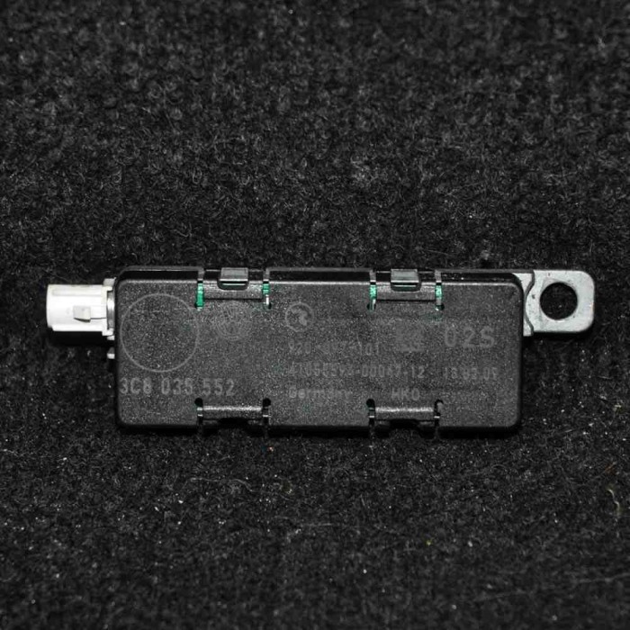 Amplificator de antena VW PASSAT CC 357 2010 OEM: 3C8035552