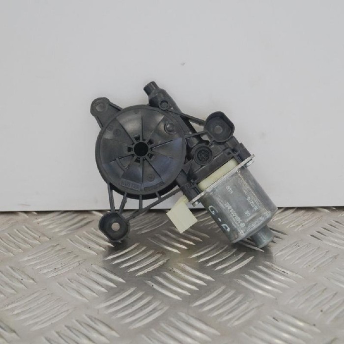 Motor macara geam ușă dreapta spate AUDI A3 8V1, 8VK 2016 OEM: 5Q09598020130822712 | 2400402