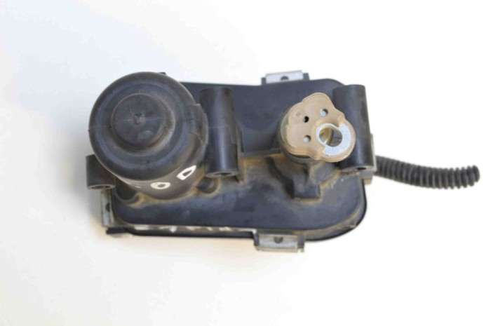 Motor clapetă galerie de admisie OPEL ZAFIRA TOURER C P12 2014 OEM: 8681KMV8N 2069300