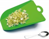 Set placa de taiat si o lingurita ZAEVES, PVC/otel inoxidabil, verde/argintiu