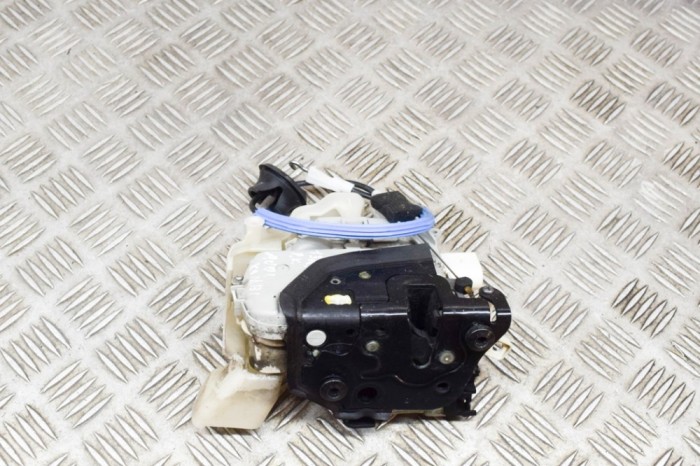 &Icirc;ncuietoare ușă st&acirc;nga față AUDI A4 Avant 8K5, B8 2013 OEM: 8J1837015C 15395627