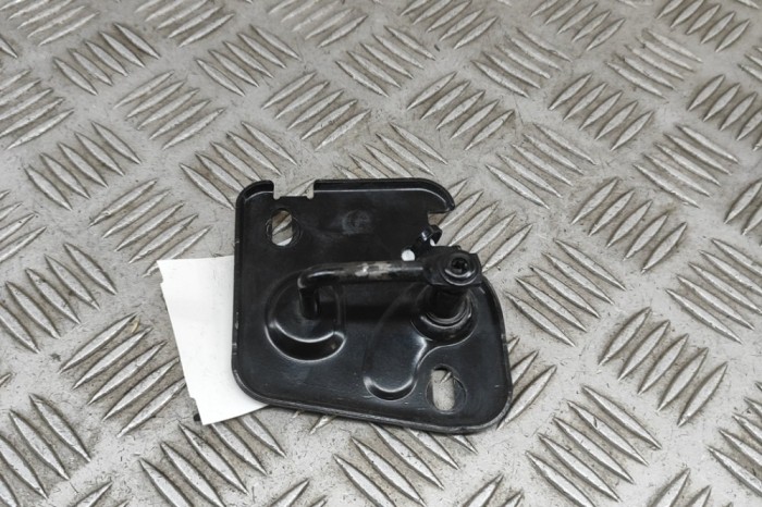 Zăvor de siguranță capota AUDI Q3 F3 2018 OEM: 81A823186A 30370991