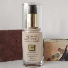 Fond de ten Max Factor Face Finity All Day 3in1 foundation Nuanta 40 Light Ivory