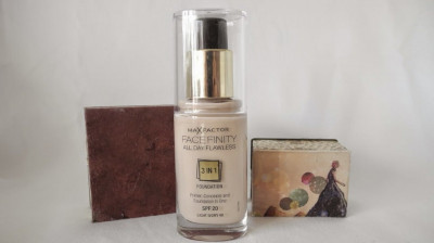 Fond de ten Max Factor Face Finity All Day 3in1 foundation Nuanta 40 Light Ivory foto