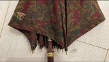 Umbrelă vintage Valentino, de colectie, din brocart gros, maner invelit textil, marcaj pe incheietoare, istoria modei, 90 cm, stare buna