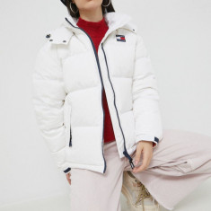 Tommy Jeans geacă de puf femei, culoarea alb, DW0DW14661