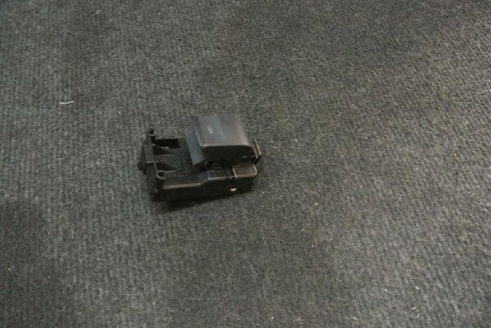 Buton geam ușă st&acirc;nga față LEXUS CT ZWA10_ 2014 OEM: 157-0d47 1501796