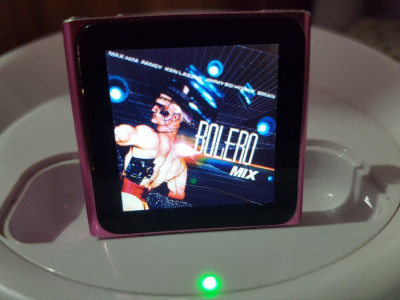 IPOD NANO 6TH GEN 8 GB DEFECT.CITITI DESCRIEREA CU ATENTIE! foto