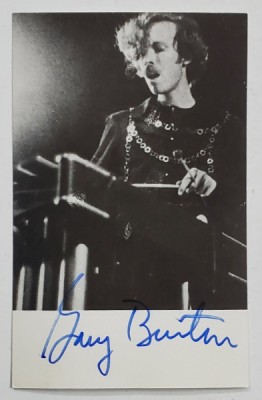GARY BURTON ( n. 1943 ), VIBRAFONIST SI COMPOZITOR AMERICAN DE JAZZ , FOTOGRAFIE SEMNATA OLOGRAF , ANII &amp;#039; 70 foto