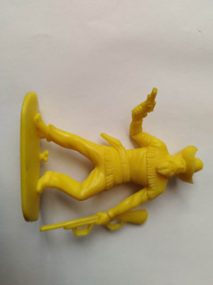 bnk jc Figurine de plastic - Jean Hoeffler - cowboy cu pusca si pistol foto