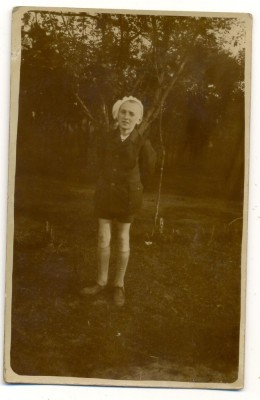 AD 1790 C.P.VECHE- ELEV IN TINUTA DE EPOCA foto