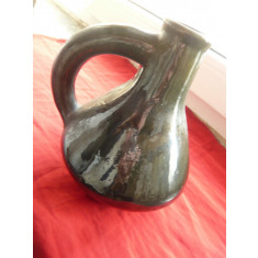 Cauti Ulcior foarte vechi (carceag) din ceramica,din zona Banatului,33 cm  inaltime? Vezi oferta pe Okazii.ro
