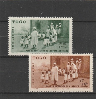 Togo , Colonii franceze 1942 - Omnibuse , Ajutorul pentru copii , serie 2 valori, dantelate , MNH , Mi.174-175 foto