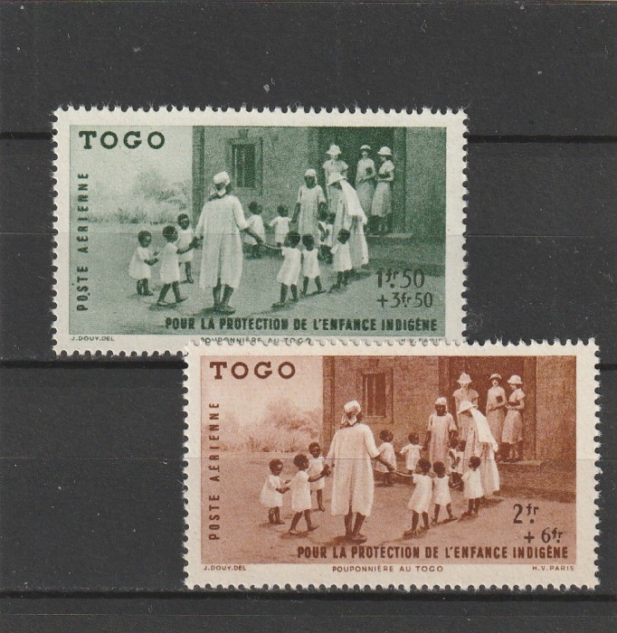 Togo , Colonii franceze 1942 - Omnibuse , Ajutorul pentru copii , serie 2 valori, dantelate , MNH , Mi.174-175