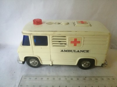 bnk jc Japonia - Daiya - Ambulanta Mercedes - cu baterii - functionala foto