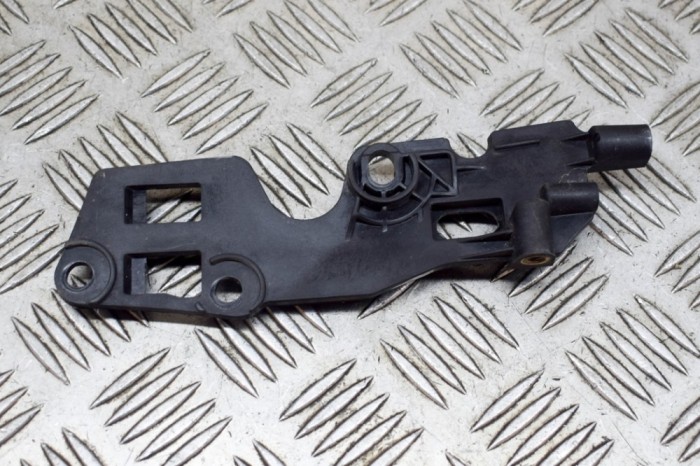 Suport aripa dreapta față LAND ROVER DISCOVERY SPORT L550 2018 OEM: FK72-16A128-AF 14062973