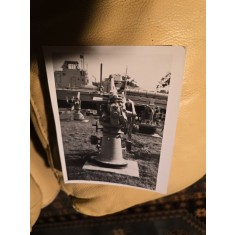 Fotografie tun antiaerian naval pe suport fix