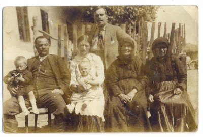 AD 1665 C.P.VECHE -GRUP IN TINUTA DE EPOCA-MESAJ SCRIS IN LIMBA GREACA ? foto