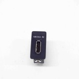 Port USB/AUX-In VW GOLF VII 5G1, BQ1, BE1, BE2 2015 OEM: 5G0035222A,5Q0035736 | 14378487