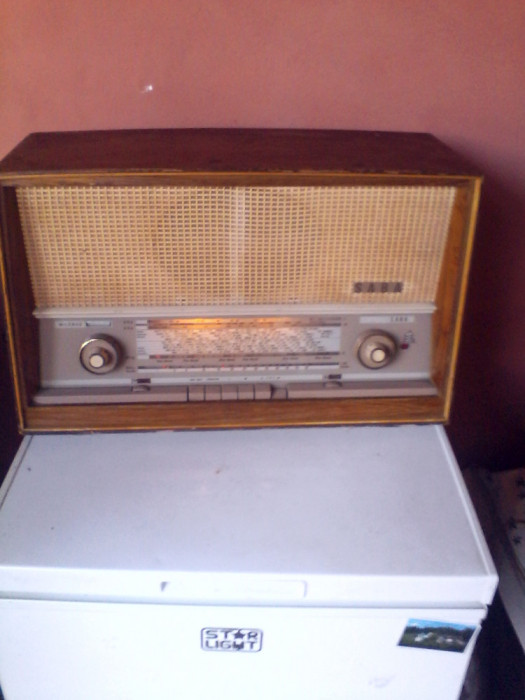 Vechi Aparat de Radio pe Lampi Saba Wilband 12 Stereo