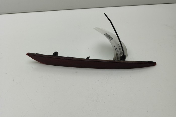 Reflector bara de protecție dreapta spate TESLA MODEL 3 2019 OEM: 1077407 30249563