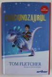 CRACIUNOZAURUL de TOM FLETCHER , ilustratii de SHANE DEVRIES , 2020
